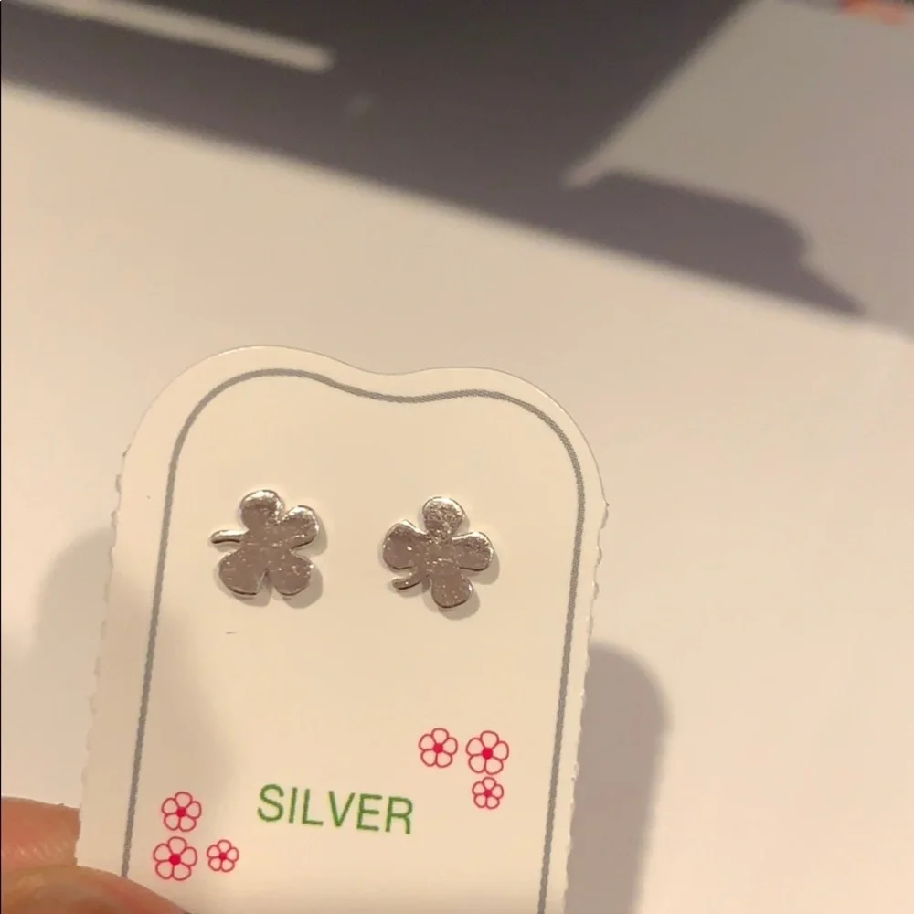 Sterling Silver or Gold plated Clover screw back Earrings